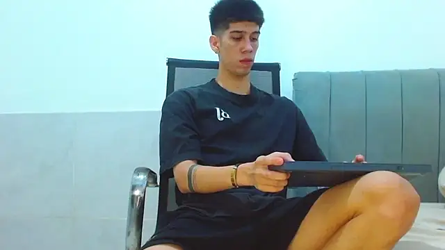 jhony-sex online show from May 8, 7:14 am