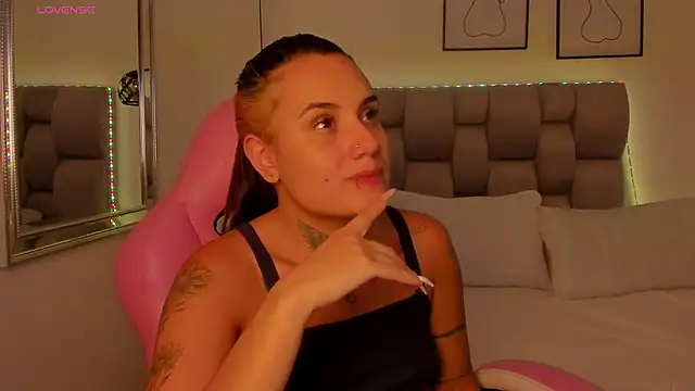 Snapshot of Susan-Sweet-7 chatting on February 12, 8:26 pm Susan-Sweet-7 online show from February 12, 8:26 pm