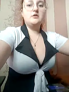 WhiteBellaX online show from February 10, 8:40 am