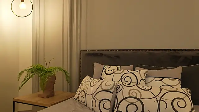 IrisBaker online show from November 16, 6:57 pm