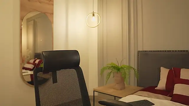 Snapshot of IrisBaker chatting on February 17, 10:16 pm IrisBaker online show from February 17, 10:16 pm