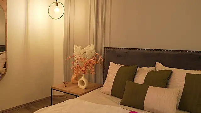 Snapshot of IrisBaker chatting on March 19, 10:03 pm IrisBaker online show from March 19, 10:03 pm