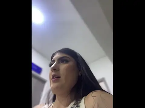 Snapshot of IrisBaker chatting on March 21, 10:02 pm IrisBaker online show from March 21, 10:02 pm