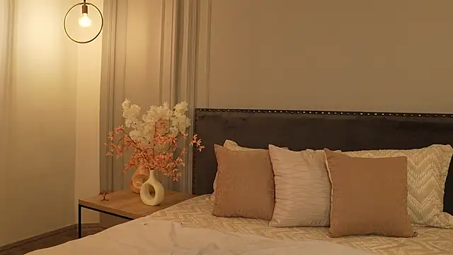 Snapshot of IrisBaker chatting on March 25, 12:16 am IrisBaker online show from March 25, 12:16 am