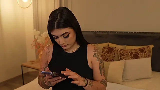 Snapshot of IrisBaker chatting on March 31, 6:52 pm IrisBaker online show from March 31, 6:52 pm