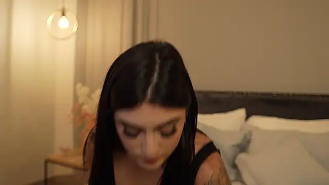 Snapshot of IrisBaker chatting on April 9, 10:15 pm IrisBaker online show from April 9, 10:15 pm