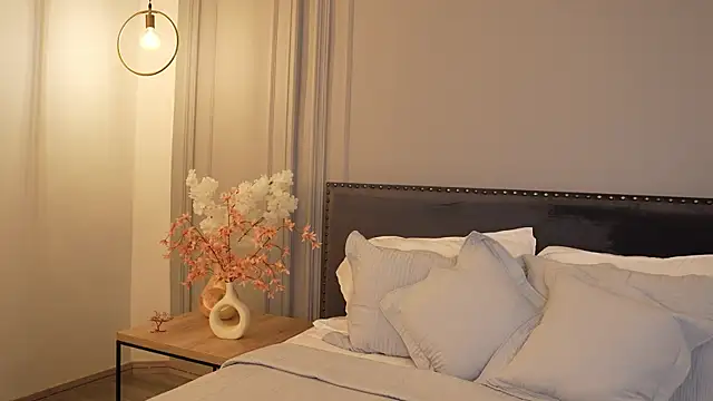 Snapshot of IrisBaker chatting on April 10, 10:25 pm IrisBaker online show from April 10, 10:25 pm