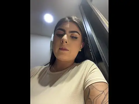 Snapshot of IrisBaker chatting on May 15, 9:22 pm IrisBaker online show from May 15, 9:22 pm