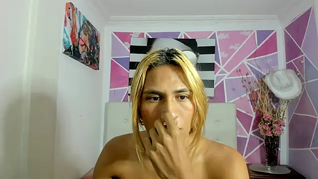 Brisahott online show from March 6, 2:29 pm