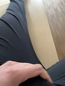 Snapshot of bigschlong290 chatting on September 25, 2:21 pm bigschlong290 online show from September 25, 2:21 pm