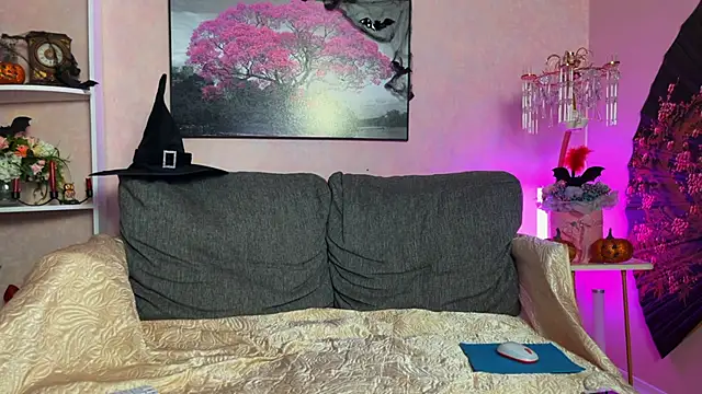 Snapshot of Selena_Sweetie chatting on October 17, 2:41 pm Selena Sweetie online show from October 17, 2:41 pm