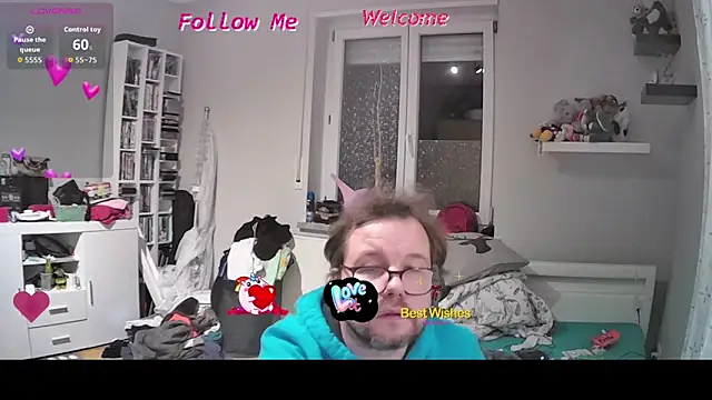 larsgessner30 online show from October 25, 7:08 pm