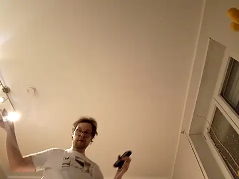 larsgessner30 online show from December 3, 10:41 pm