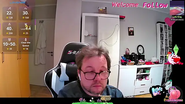 larsgessner30 online show from May 18, 10:26 pm