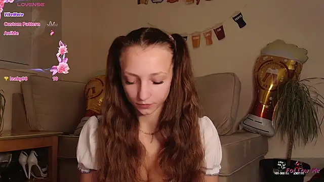 Milky flexy cat online show from September 27, 4:23 pm