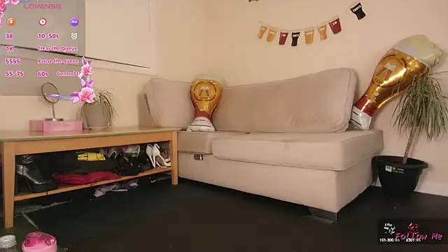 Milky flexy cat online show from September 29, 3:28 pm