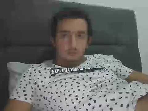 Snapshot of laynufff chatting on September 28, 8:47 pm laynufff online show from September 28, 8:47 pm