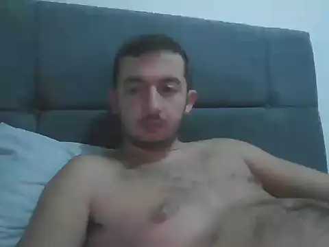 Snapshot of laynufff chatting on October 1, 8:59 pm laynufff online show from October 1, 8:59 pm