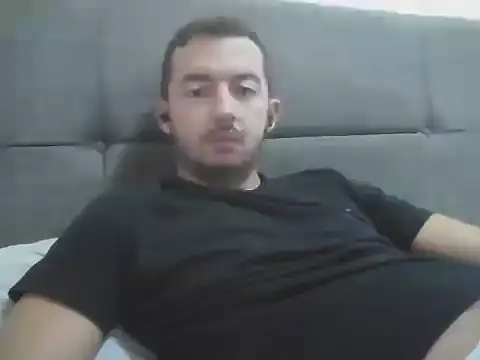 Snapshot of laynufff chatting on October 6, 6:33 am laynufff online show from October 6, 6:33 am