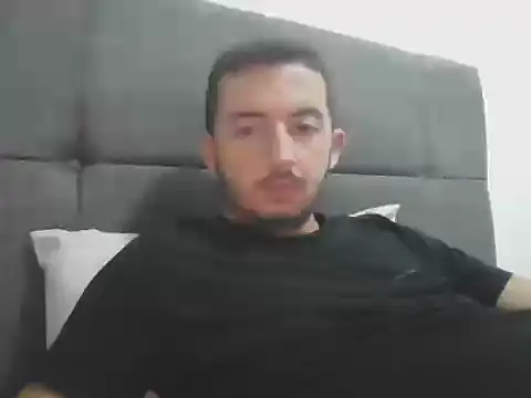 Snapshot of laynufff chatting on October 7, 5:10 pm laynufff online show from October 7, 5:10 pm