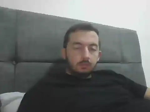 Snapshot of laynufff chatting on October 11, 6:06 pm laynufff online show from October 11, 6:06 pm