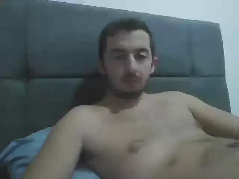 Snapshot of laynufff chatting on October 23, 7:45 pm laynufff online show from October 23, 7:45 pm