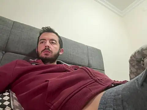 laynufff online show from May 1, 6:01 pm