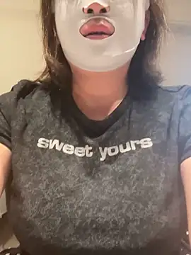 Snapshot of palzkybi123 chatting on April 2, 2:20 am palzkybi123 online show from April 2, 2:20 am