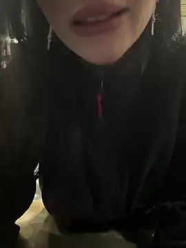 Snapshot of hrnxyygirl chatting on December 12, 12:38 am hrnxyygirl online show from December 12, 12:38 am