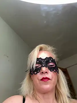 Snapshot of Olgundolgun33 chatting on February 15, 6:04 pm Olgundolgun33 online show from February 15, 6:04 pm