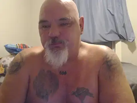 Newfiesausage1972 online show from December 26, 9:44 am