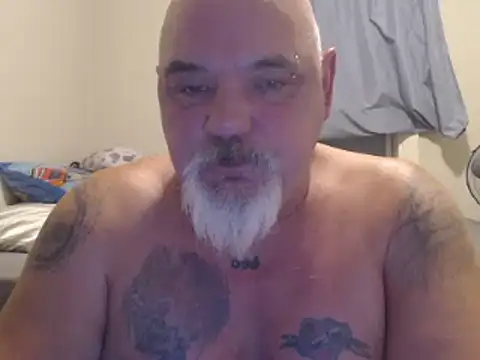 Newfiesausage1972 online show from December 27, 10:59 pm