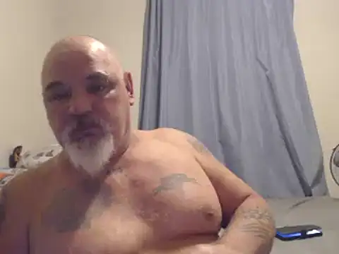 Newfiesausage1972 online show from December 29, 10:01 am