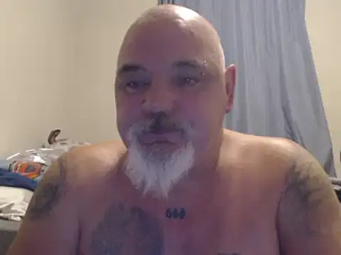 Newfiesausage1972 online show from December 29, 6:38 pm