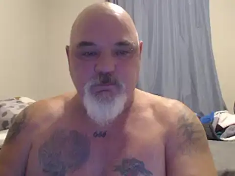Newfiesausage1972 online show from January 5, 10:40 pm