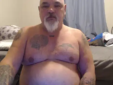 Newfiesausage1972 online show from January 6, 2:03 pm