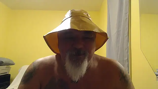 Newfiesausage1972 online show from November 12, 11:54 am