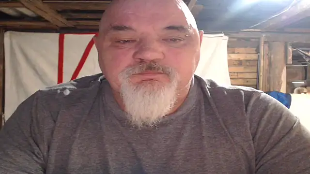 Newfiesausage1972 online show from February 25, 12:15 pm