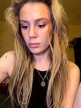 Snapshot of meanexx chatting on September 28, 4:23 pm meanexx online show from September 28, 4:23 pm