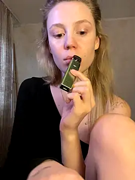 Snapshot of meanexx chatting on October 6, 1:19 pm meanexx online show from October 6, 1:19 pm