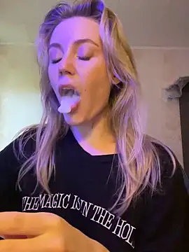 Snapshot of meanexx chatting on October 8, 8:56 am meanexx online show from October 8, 8:56 am