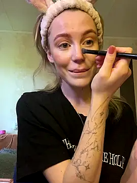 Snapshot of meanexx chatting on October 10, 6:12 am meanexx online show from October 10, 6:12 am