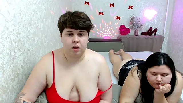 BeckyAndHellen online show from December 16, 6:16 pm