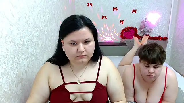 BeckyAndHellen online show from December 29, 6:05 pm
