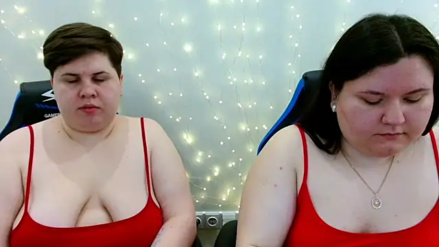 BeckyAndHellen online show from March 21, 10:42 am