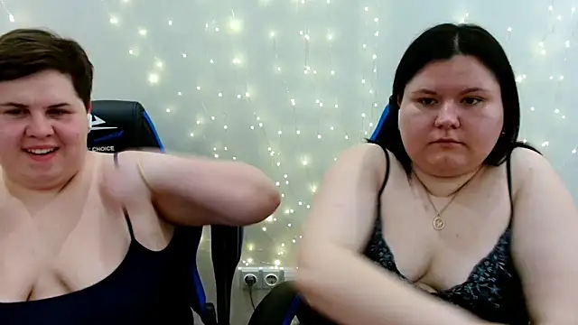 BeckyAndHellen online show from April 27, 10:08 pm