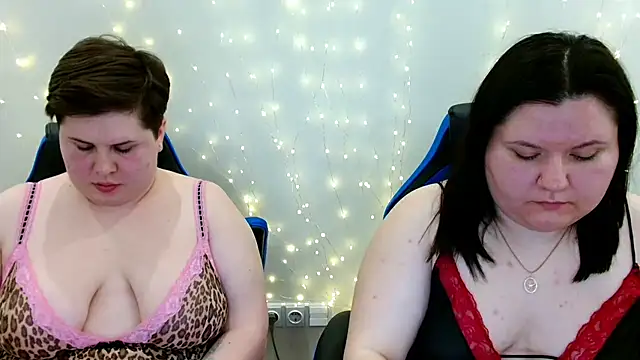 BeckyAndHellen online show from May 1, 9:08 pm
