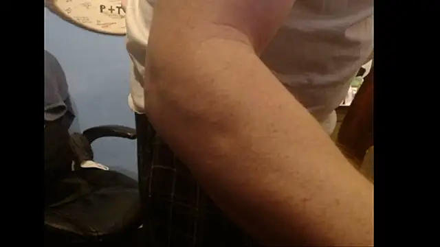 Snapshot of long_thinmint86 chatting on December 19, 6:15 pm long thinmint86 online show from December 19, 6:15 pm