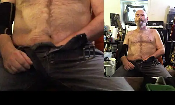 Snapshot of SirGarMack chatting on March 8, 3:16 pm SirGarMack online show from March 8, 3:16 pm