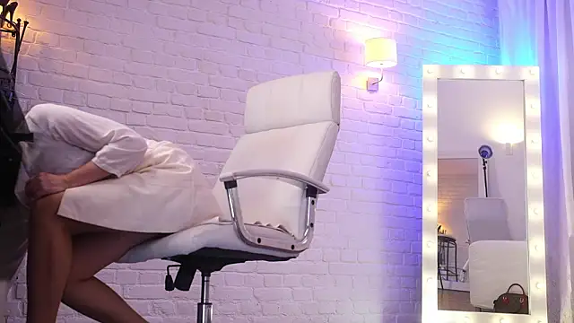 Nylon Legs online show from January 16, 10:03 pm